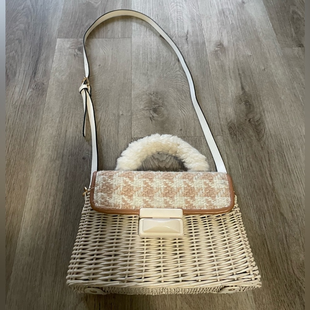 Btb Los Angeles Colette Cream Houndstooth Furry Wiker Shoulder Crossbody Bag